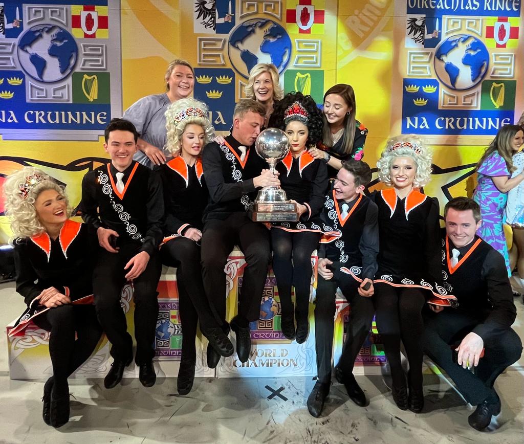 The céilí team and their teachers at the World Championships, Oireachtas Rince na Cruinne